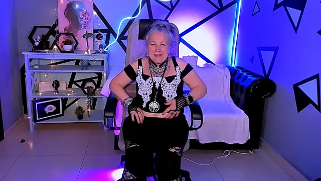 LilaMaharani Adlı Modelin Canlı XXX Sohbeti