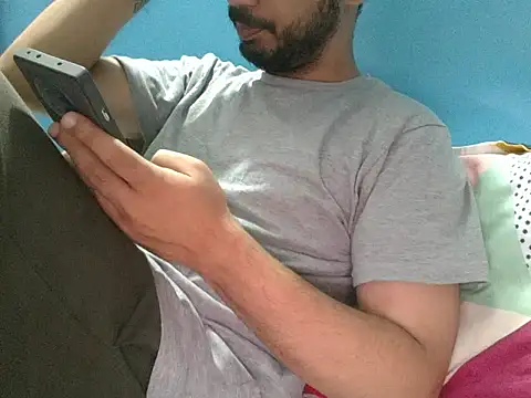 Precumboner Adlı Modelin Canlı XXX Sohbeti