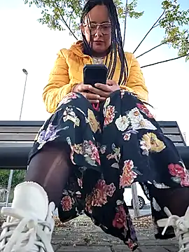 bellapaty's Live XXX Chat