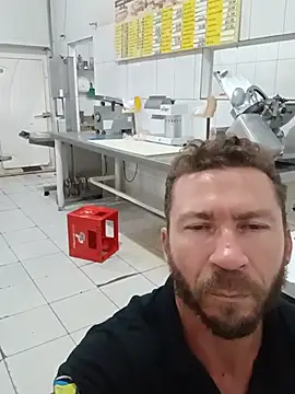 RobertoLuiz84's Live XXX Chat