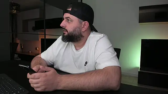 Živý XXX chat DravenPeak