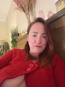 LouiseTswing's Live XXX Chat