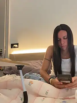 Genblan élő XXX-chatje