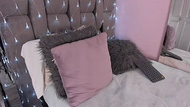 Kendall_Rous_ élő XXX-chatje