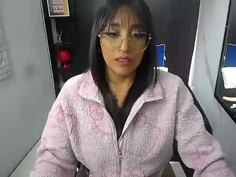 miss_charlott_18's Live XXX Chat