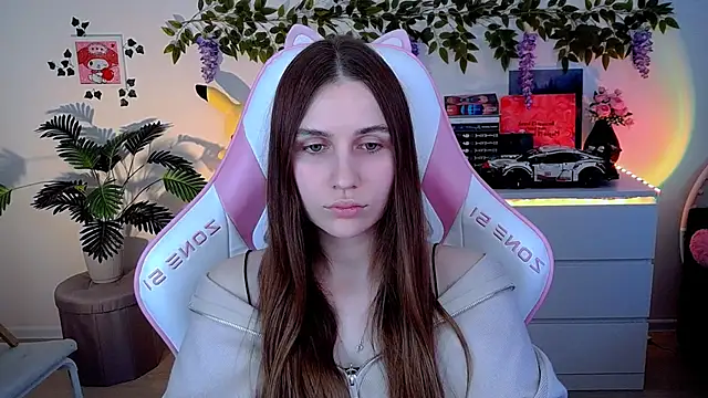 Chatroom XXX en direct de AliceCharmy