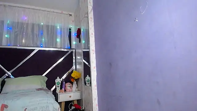 Santy_bigcock_01 Show Webcam