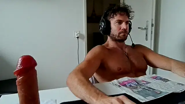 alpha-hunk Chat XXX live