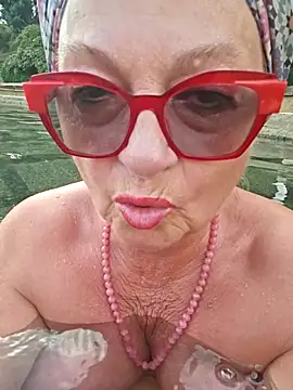 Hot-Muci's Live XXX Chat