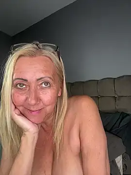 CocoJadeX's Live XXX Chat