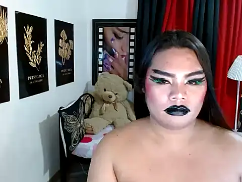 TSbrianaHugeCock 网络视讯表演