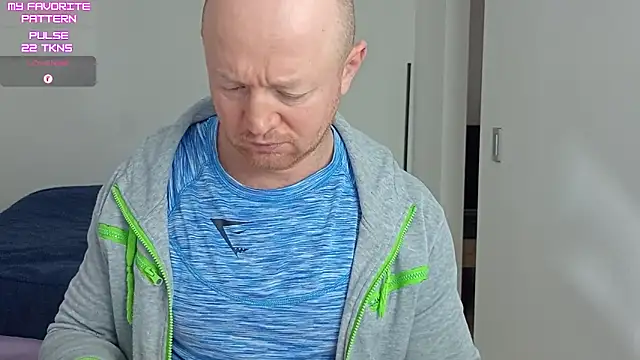 kevintyler69 Adlı Modelin Canlı XXX Sohbeti
