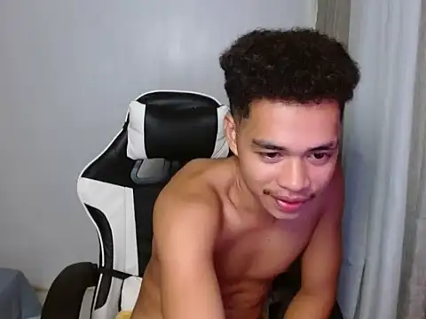curlyasian_njxx Chat XXX in diretta