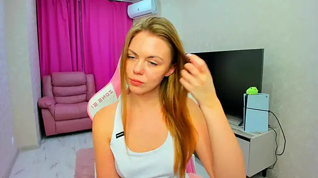 Strawberrye élő XXX-chatje