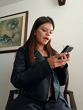 _Isabella-7n Live XXX chat