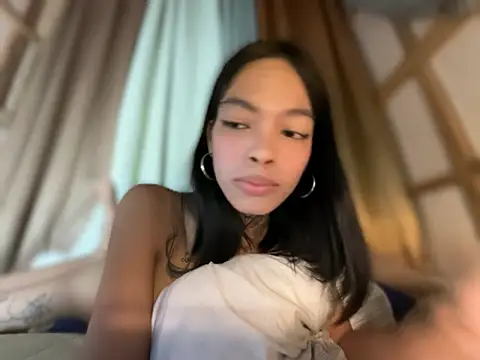 Tsumugi_kagura Pertunjukan Webcam