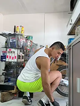 Paul22cm-'s Live XXX Chat