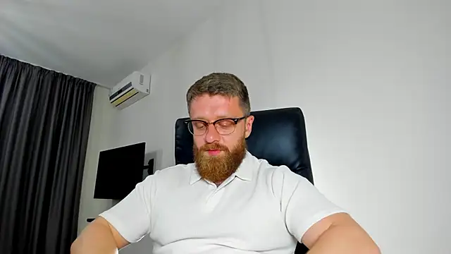 Show modela Findom_guy na web-kameri