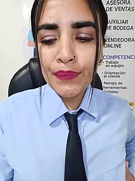 MAYE__13 – Naživo XXX chat
