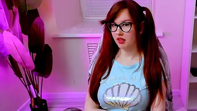 CarolGiggly's Live XXX Chat