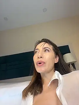SweetieSinXXX: διαδικτυακό σόου στην κάμερα