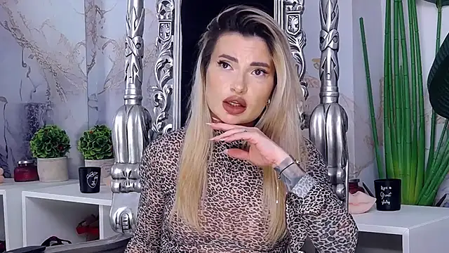 Chatroom XXX en direct de NightshadeIris