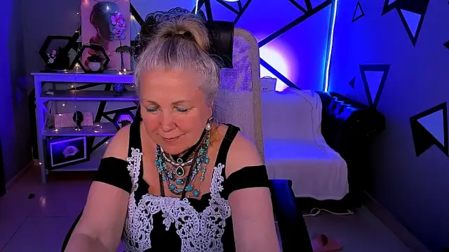 LilaMaharani Chat XXX live