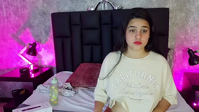 crystaldarliing Adlı Modelin Canlı XXX Sohbeti