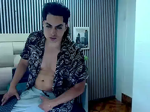 Show modela Alex_Wolft na web-kameri