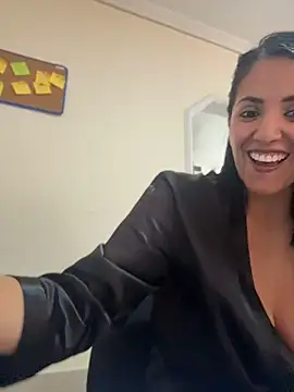 SamanthaWalker_ Adlı Modelin Canlı XXX Sohbeti
