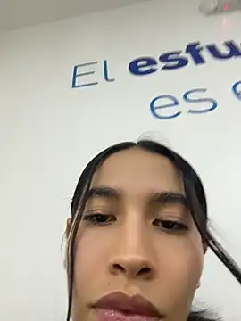 JuliaaVega's Live XXX Chat