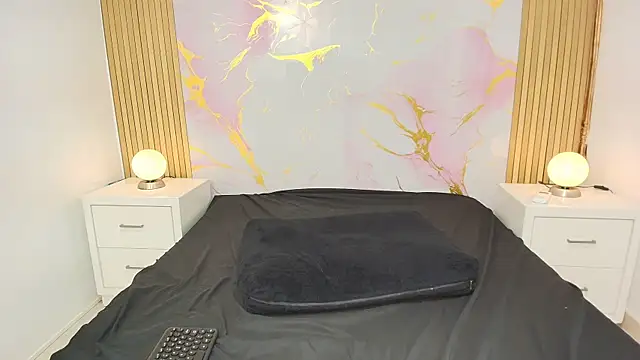 Онлайн чат XXX AprillRoss
