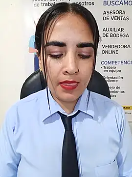 Chat +18 de MAYE__13 ao vivo