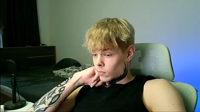 DENIS_HERE live XXX chat