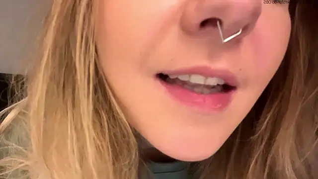 RoxyWet's Live XXX Chat
