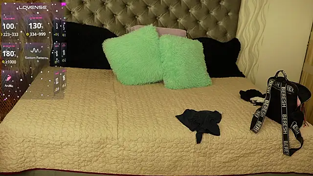 katt_eyes_ élő XXX-chatje