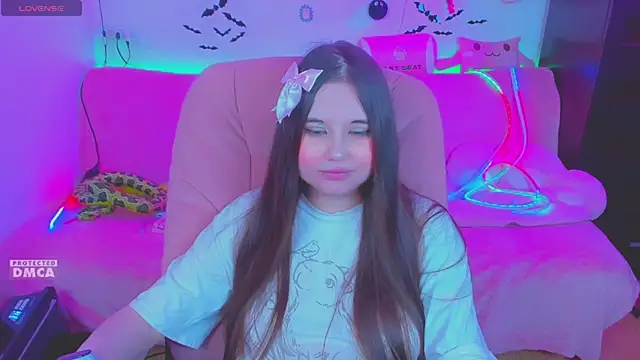 Lolisuccub élő XXX-chatje