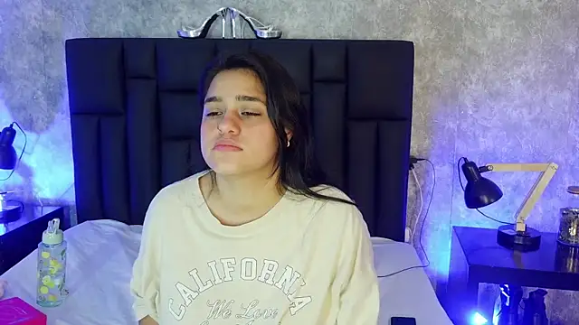 crystaldarliing Chat XXX in diretta