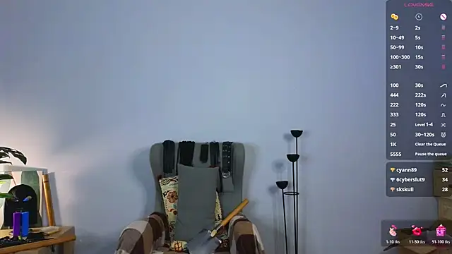 laracroftmansion's Webcam Show