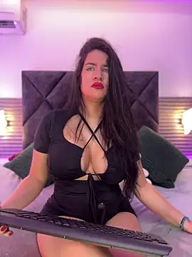 Zafira_Alabi – Live XXX-chat