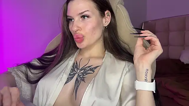 MarlynRobertsen Adlı Modelin Canlı XXX Sohbeti