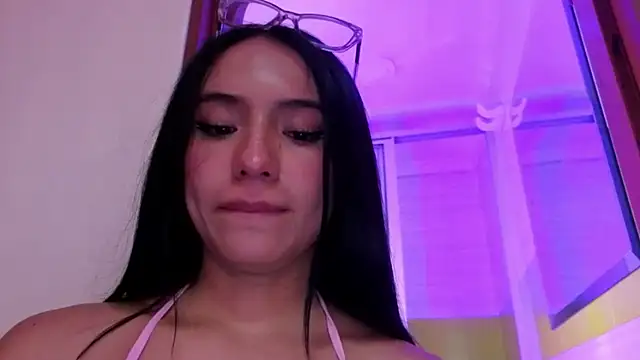 _emma_miller_'s Live XXX Chat