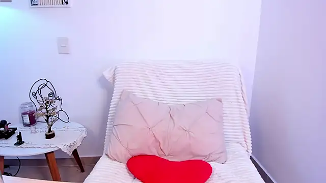 Skeeter_ss' Live XXX Chat