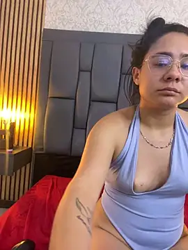 anne_adeline Adlı Modelin Canlı XXX Sohbeti