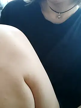 Aashikalaa Adlı Modelin Canlı XXX Sohbeti