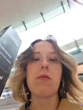 Chat +18 de Public_Katrisha ao vivo