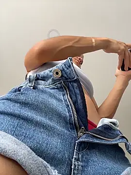 dominantandsubmissiveshow Adlı Modelin Canlı XXX Sohbeti