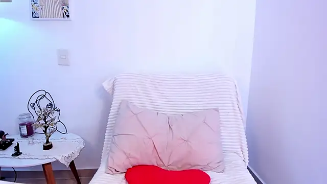 Skeeter_ss' Live XXX Chat