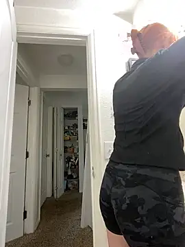 ThornsandHoney Show in webcam