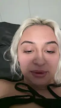 Kylie_One Webcam show